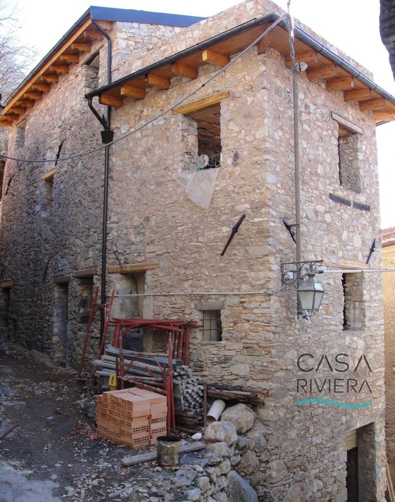 Ref. 204 Freistehendes Steinhaus im Rohbau im wild romantischen Alto zu verkaufen