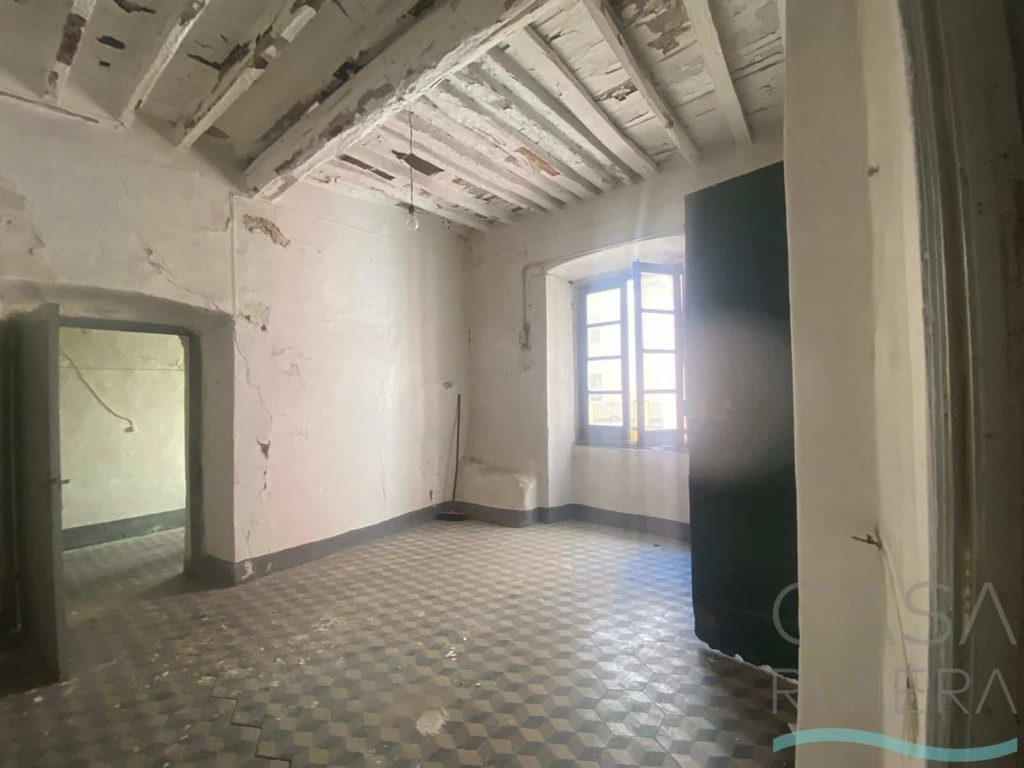 Ref. 917 Historisches Altstadtjuwel mit Terrasse in ALBENGA