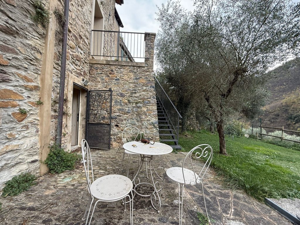 Ref. 856 „Einzigartiges Rustico mit Whirlpool, Garten & Traum-Panoramablick in Nasino